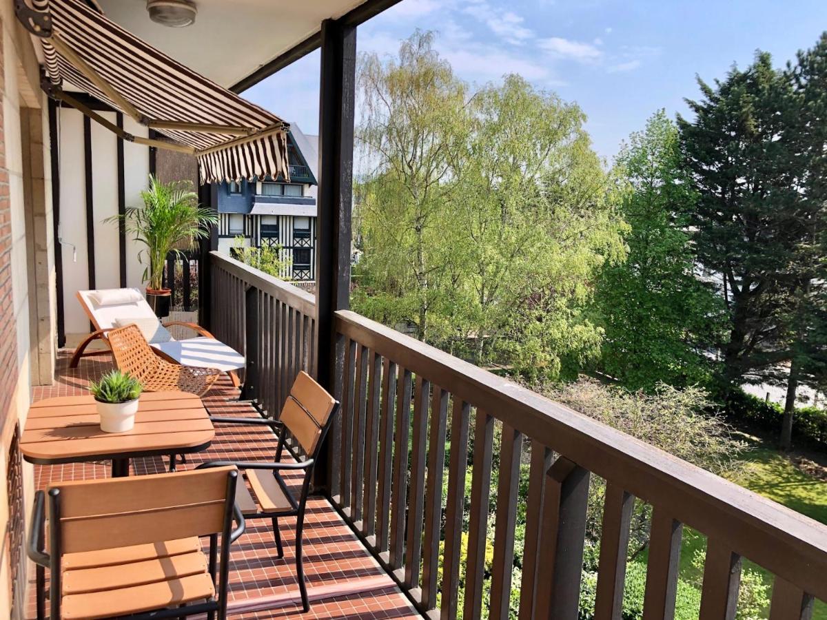 Beau Studio Terrasse Vue Jardin - A 2 Pas De La Mer โดวีลล์ ภายนอก รูปภาพ